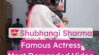 Famous Actress Shubhangi Sharma Leaked Video Pressing Her Big Boobs & Showing Nipples